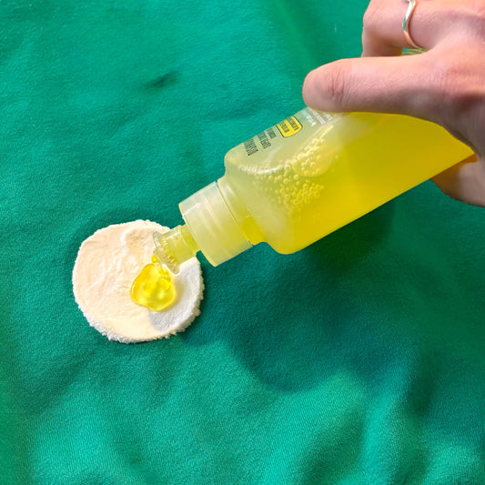 DIY oil stain removal method