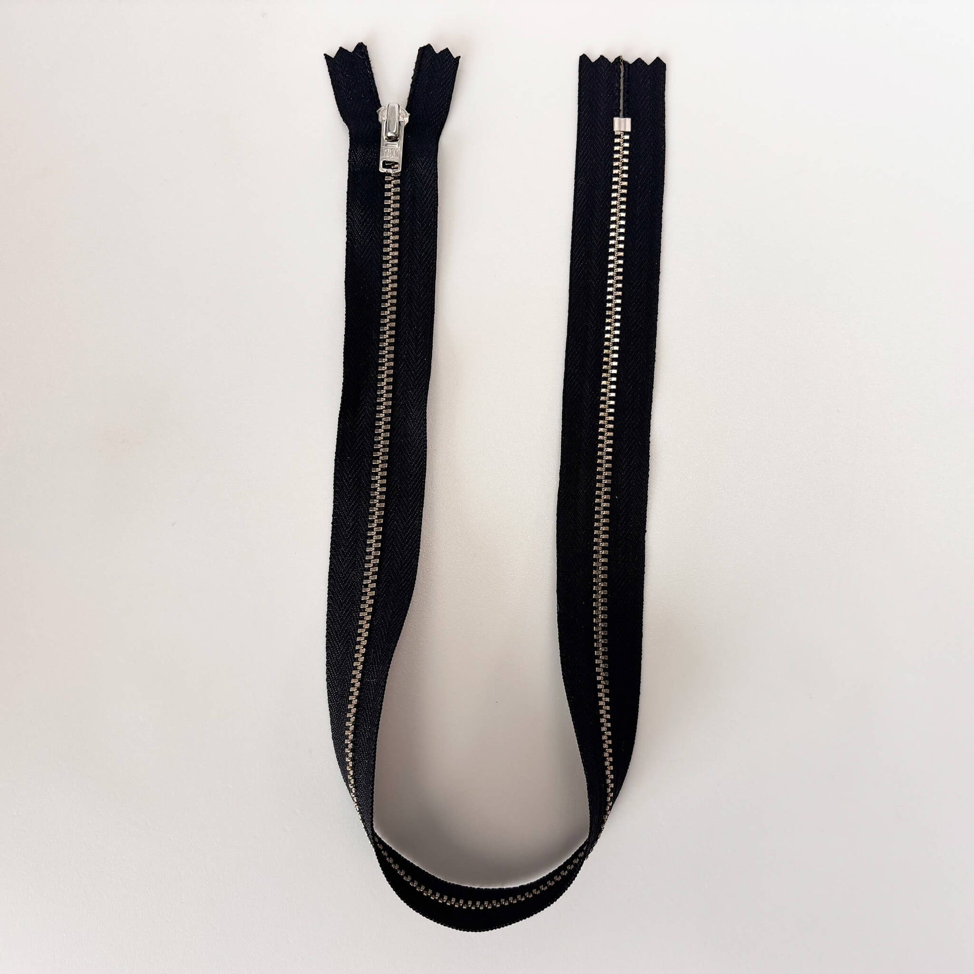 48cm black closed ended metal zip