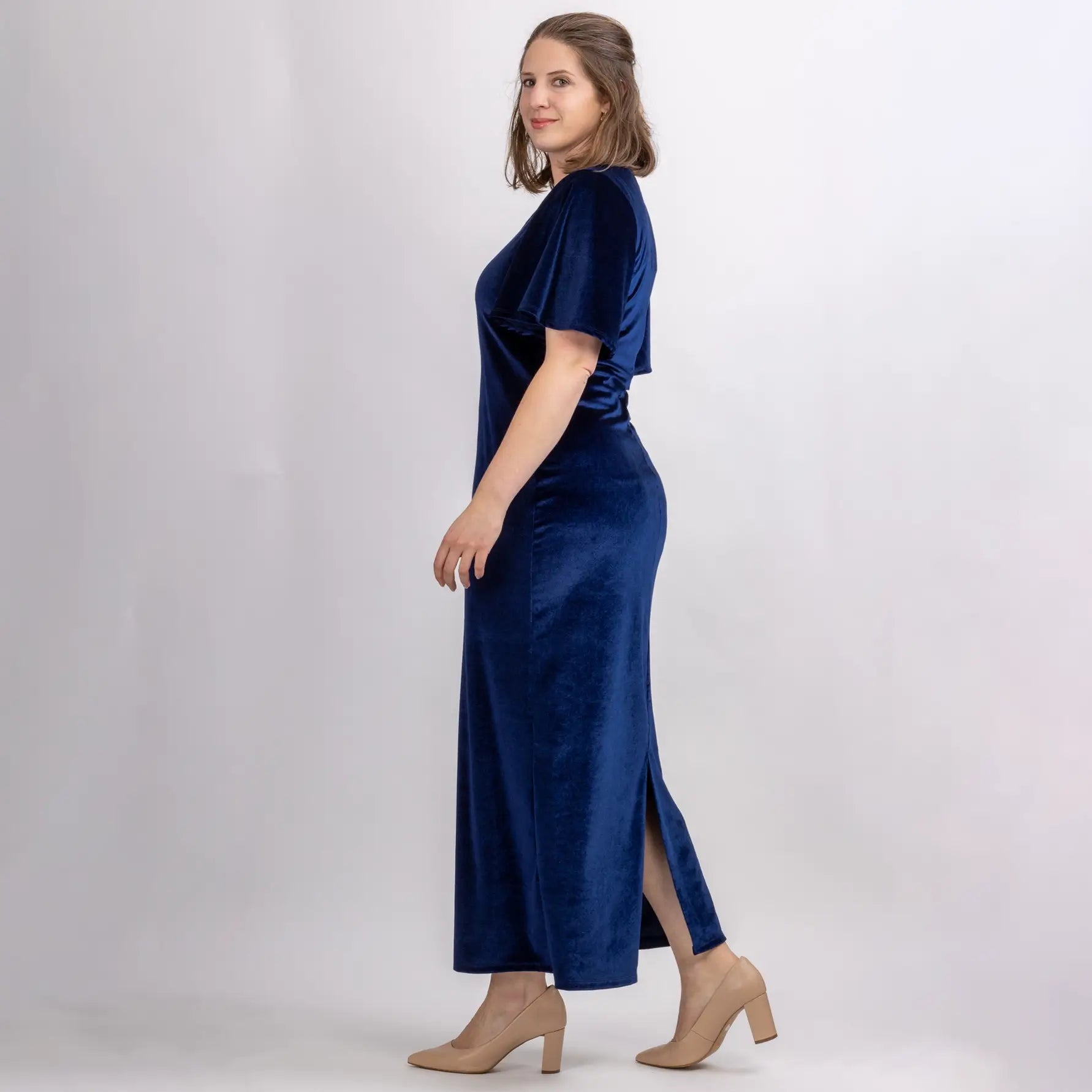 long navy velvet gown made in NZ by Desiree clothing